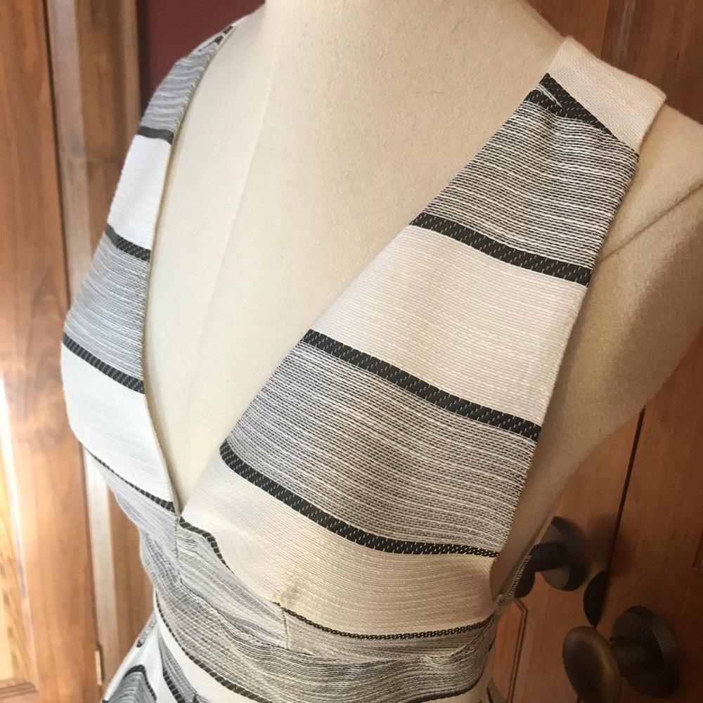 HOST PICK! NWOT. Gray/ White Dress - Picture 2 of 16